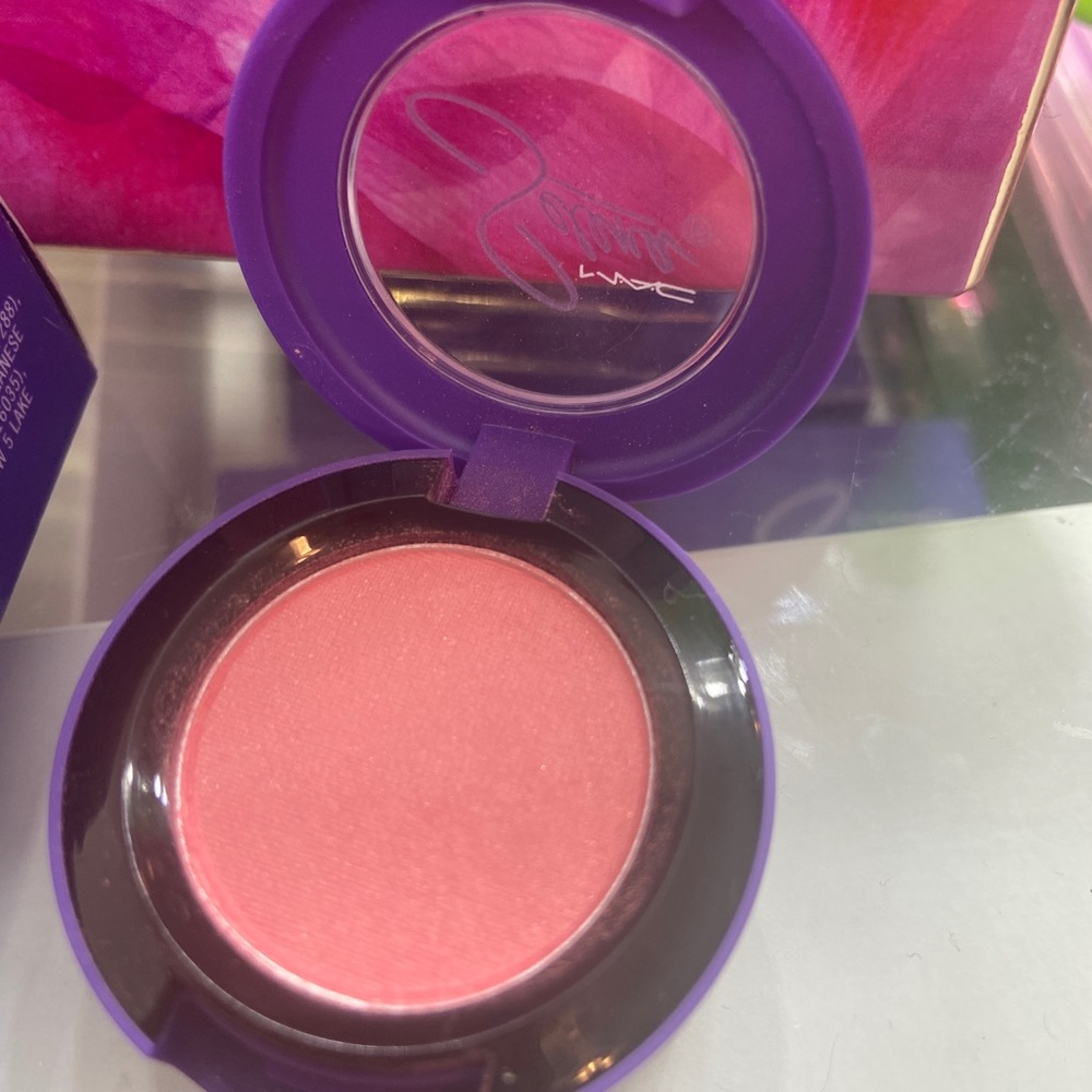 Selena eyeshadow. Fotos y recuerdos